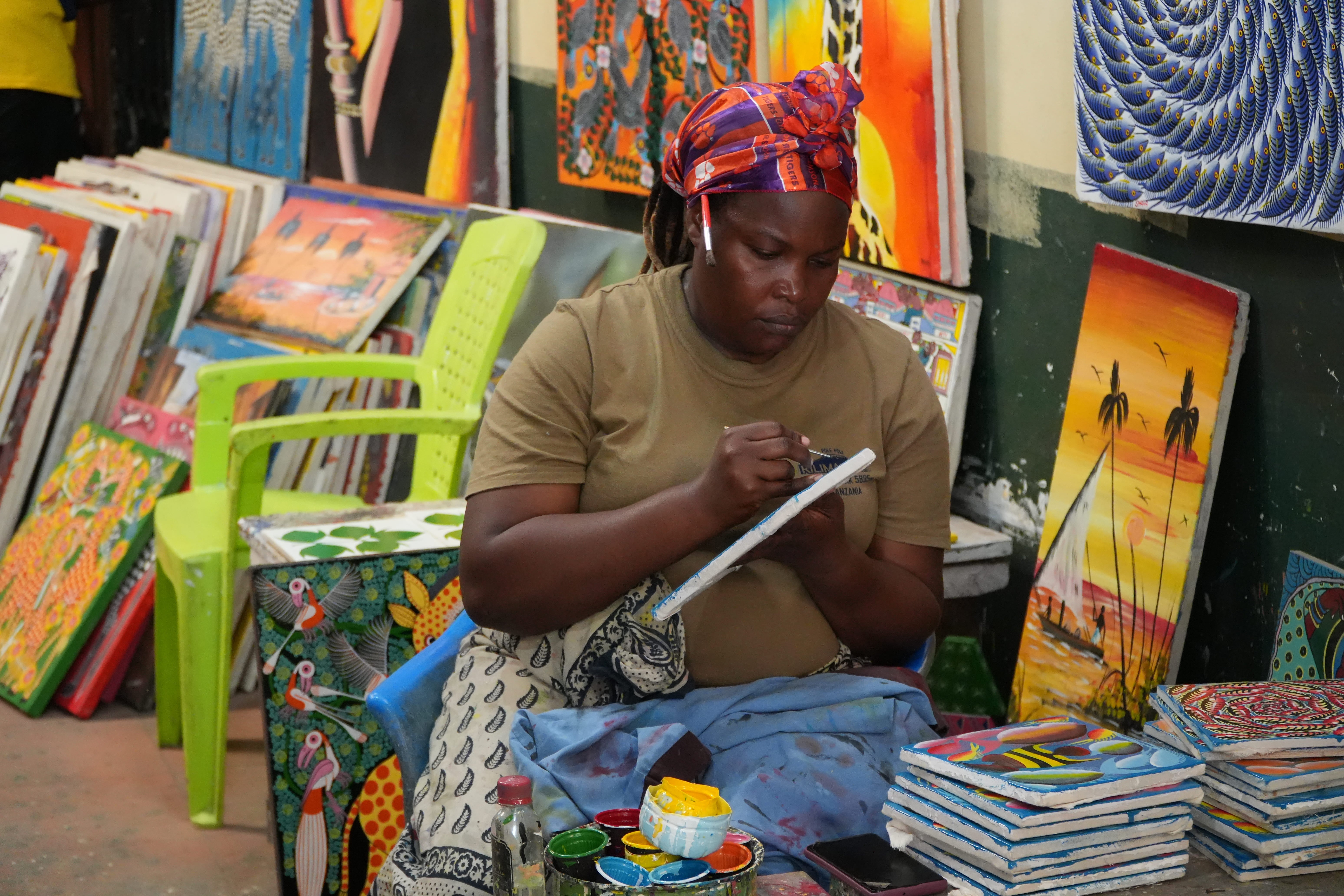 ABOUT TINGATINGA – ART POOL