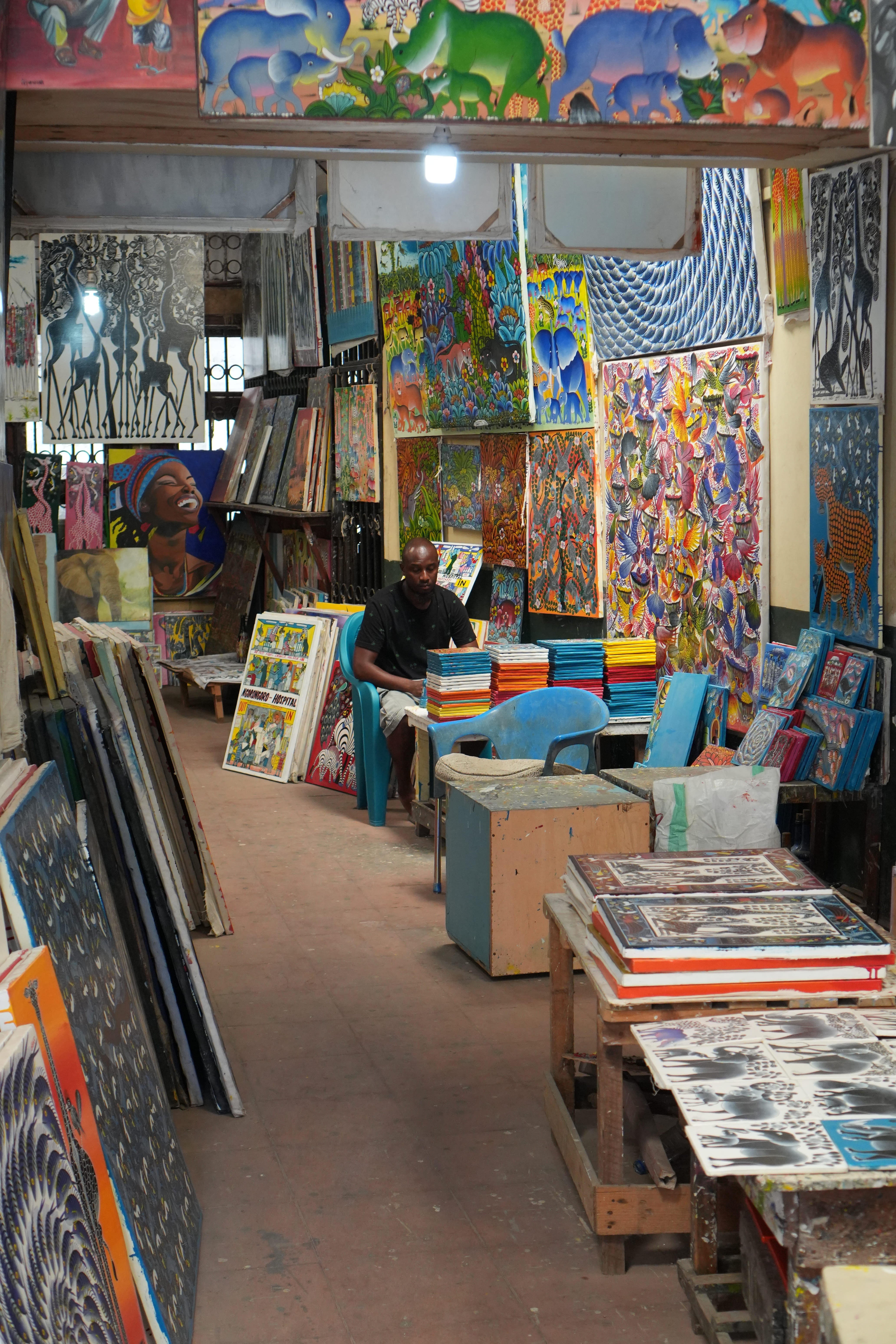 ABOUT TINGATINGA – ART POOL