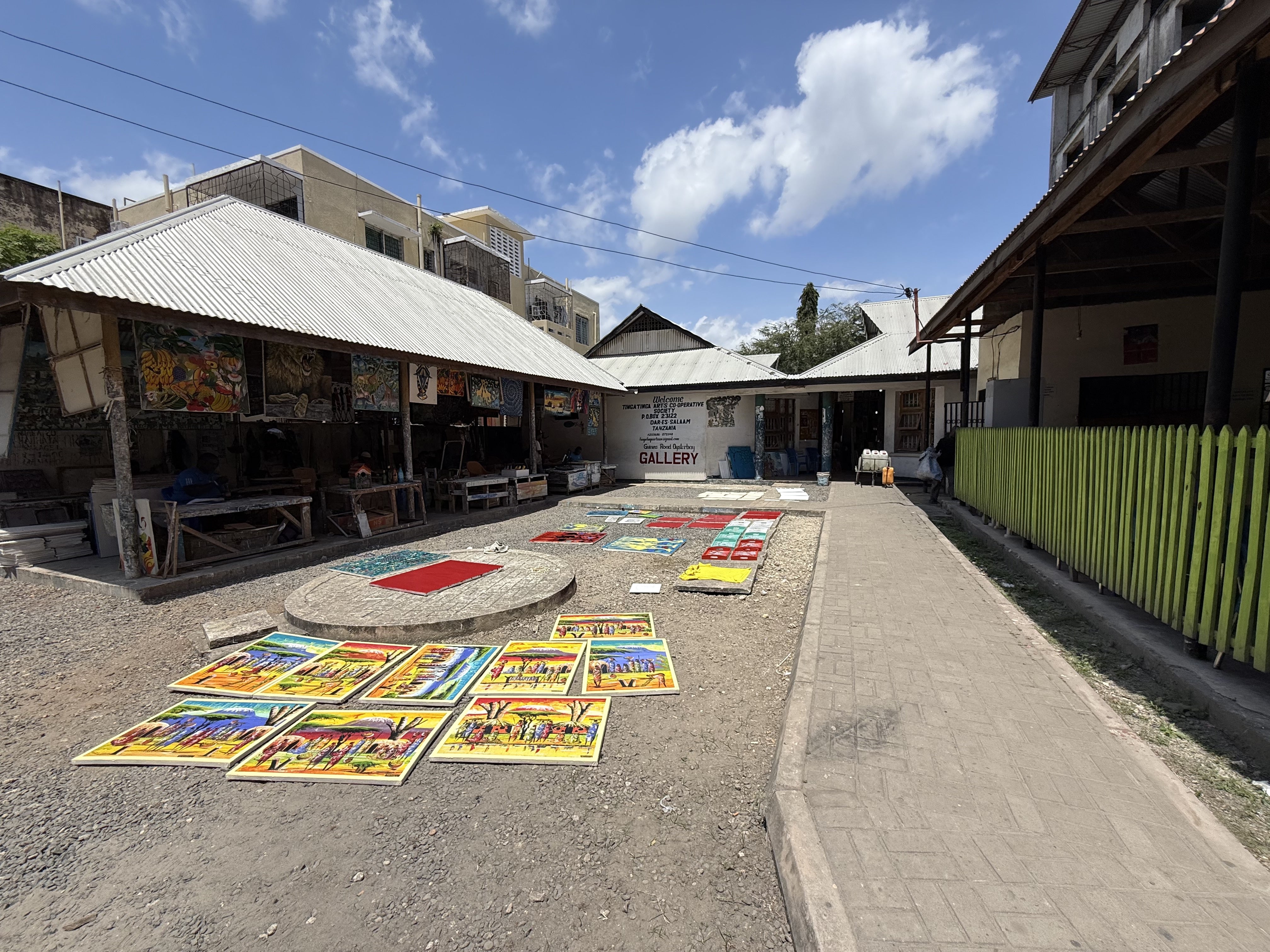 ABOUT TINGATINGA – ART POOL